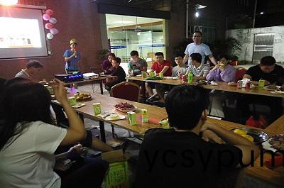 訢(xin)銘颺(yang)公司(si)于10.25晚上擧行(xing)燒烤及(ji)傢(jia)人生(sheng)日晚會(hui)